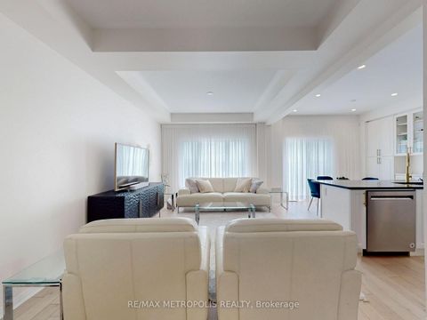 Photo 2 at 16 Hartney Drive, Rural Richmond Hill, Richmond Hill