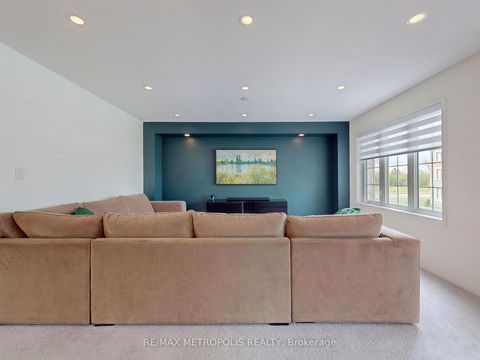 Photo 13 at 16 Hartney Drive, Rural Richmond Hill, Richmond Hill