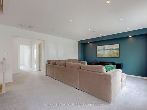 Photo 14 at 16 Hartney Drive, Rural Richmond Hill, Richmond Hill