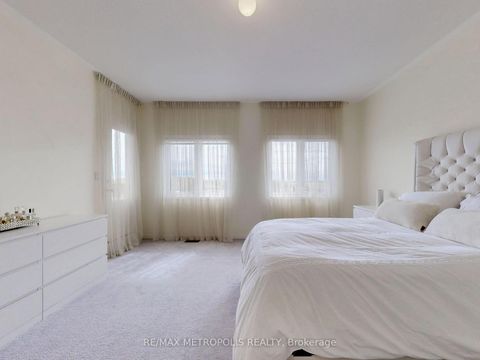 Photo 24 at 16 Hartney Drive, Rural Richmond Hill, Richmond Hill