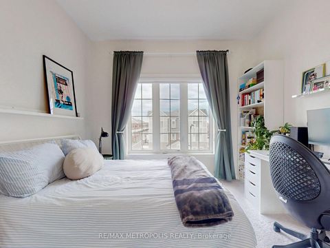 Photo 29 at 16 Hartney Drive, Rural Richmond Hill, Richmond Hill