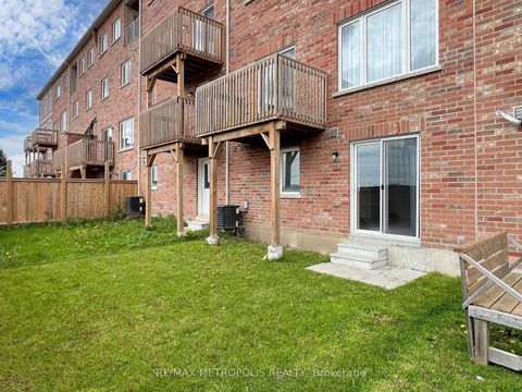 Photo 36 at 16 Hartney Drive, Rural Richmond Hill, Richmond Hill