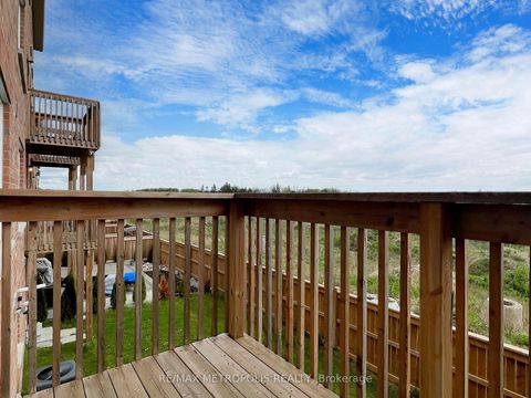 Photo 39 at 16 Hartney Drive, Rural Richmond Hill, Richmond Hill