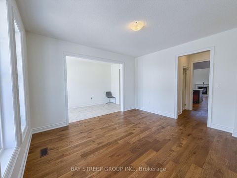 Photo 4 at 18 Shelson Place, Sutton & Jackson's Point, Georgina