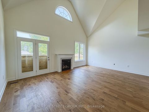 Photo 11 at 18 Shelson Place, Sutton & Jackson's Point, Georgina