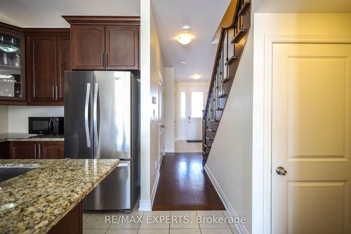 Photo 20 at 27 Hogan Manor Drive, Northwest Brampton, Brampton