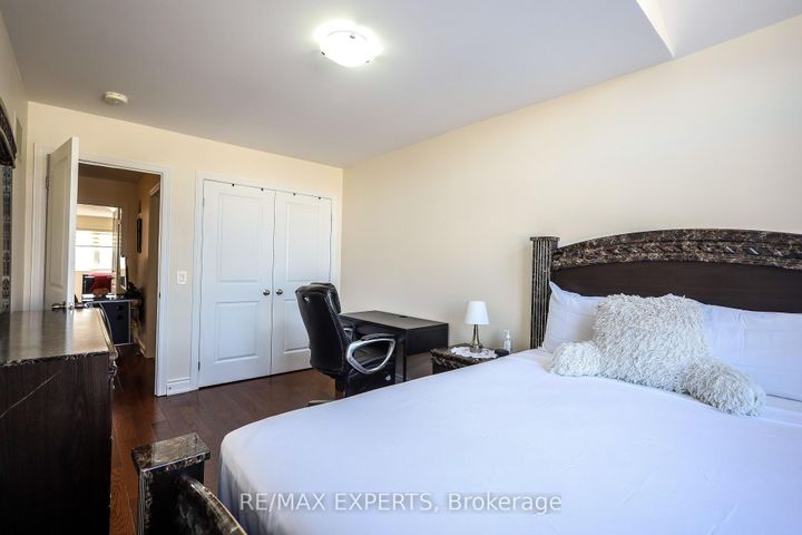 Photo 26 at 27 Hogan Manor Drive, Northwest Brampton, Brampton