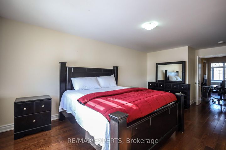 Photo 30 at 27 Hogan Manor Drive, Northwest Brampton, Brampton