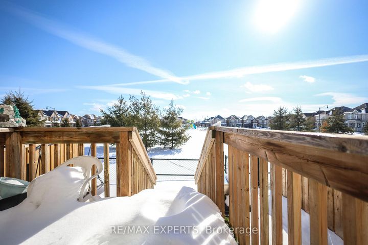 Photo 36 at 27 Hogan Manor Drive, Northwest Brampton, Brampton