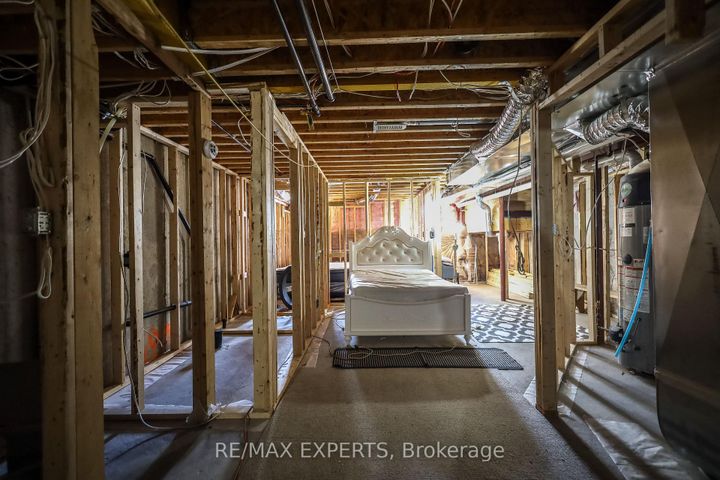 Photo 39 at 27 Hogan Manor Drive, Northwest Brampton, Brampton