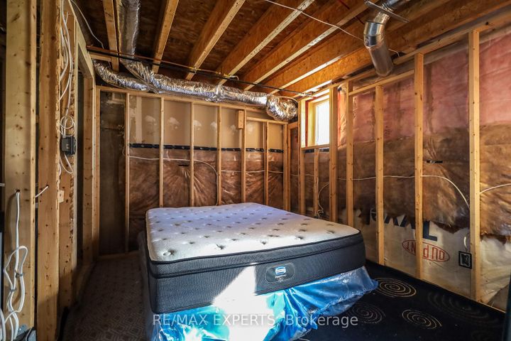 Photo 41 at 27 Hogan Manor Drive, Northwest Brampton, Brampton