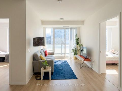 Photo 1 at 2010 - 25 Holly Street, Mount Pleasant West, Toronto