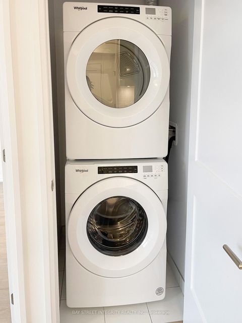 Photo 11 at 2010 - 25 Holly Street, Mount Pleasant West, Toronto