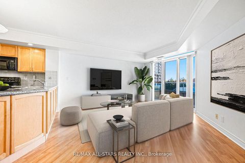 Photo 2 at 536 - 33 Cox Boulevard, Unionville, Markham