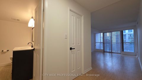 Photo 10 at 202 - 28 Hollywood Avenue, Willowdale East, Toronto