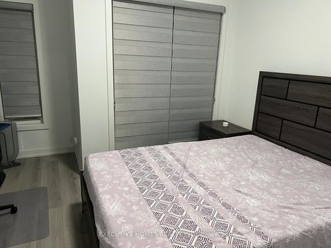 Photo 6 at 9 Calamint Lane, L'Amoreaux, Toronto