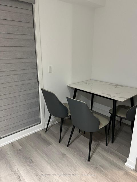 Photo 11 at 9 Calamint Lane, L'Amoreaux, Toronto