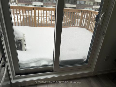 Photo 15 at 9 Calamint Lane, L'Amoreaux, Toronto