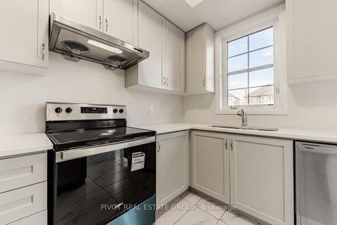 Photo 13 at 21 Kennisis Way, Maple, Vaughan