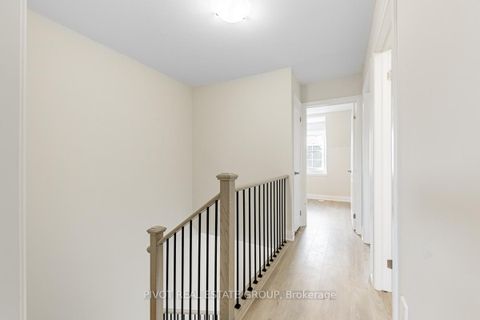 Photo 16 at 21 Kennisis Way, Maple, Vaughan