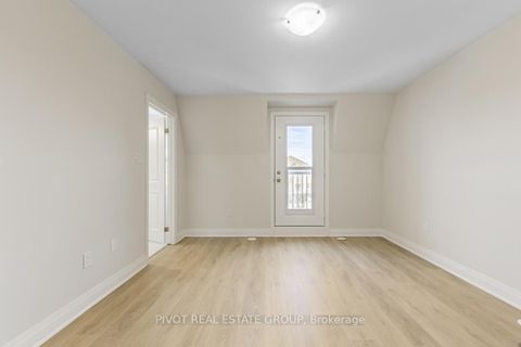 Photo 17 at 21 Kennisis Way, Maple, Vaughan