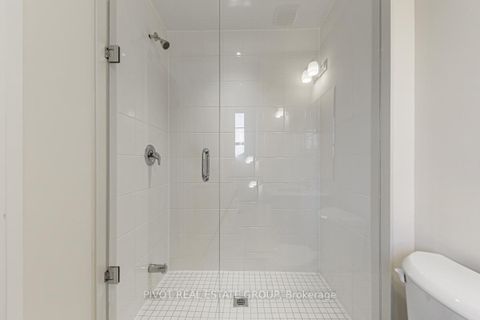 Photo 21 at 21 Kennisis Way, Maple, Vaughan