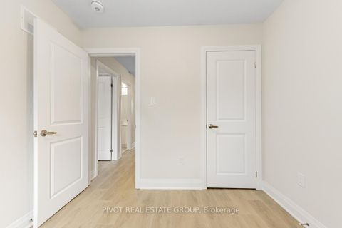 Photo 24 at 21 Kennisis Way, Maple, Vaughan