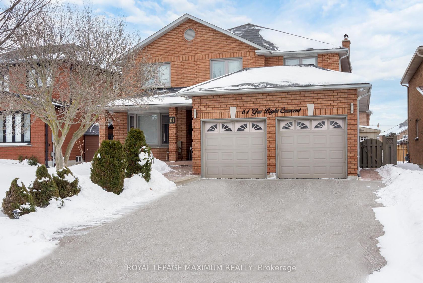 61 Gas Light Crescent, East Woodbridge, Vaughan photo number 2