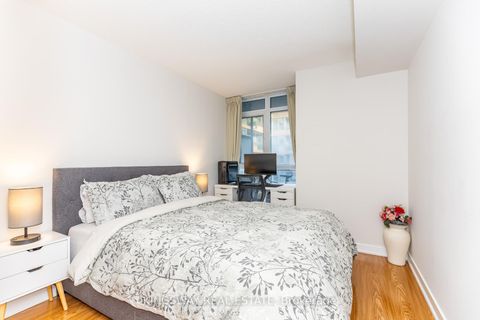 Photo 12 at 746 - 151 Dan Leckie Way, Waterfront Communities C1, Toronto