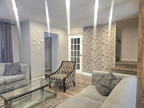Photo 3 at 44 - 700 Harmony Road N, Pinecrest, Oshawa