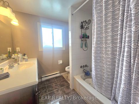 Photo 19 at 44 - 700 Harmony Road N, Pinecrest, Oshawa