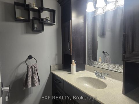 Photo 23 at 44 - 700 Harmony Road N, Pinecrest, Oshawa