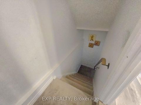 Photo 25 at 44 - 700 Harmony Road N, Pinecrest, Oshawa