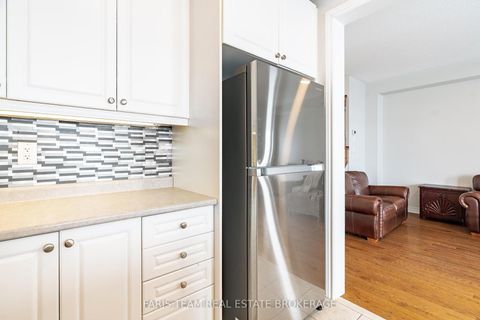 Photo 8 at 40 Forsyth Crescent, West Bayfield, Barrie