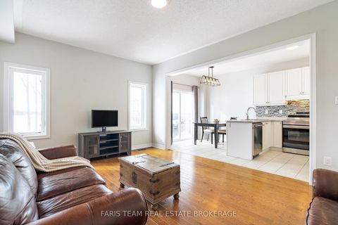 Photo 15 at 40 Forsyth Crescent, West Bayfield, Barrie