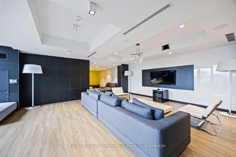 Photo 5 at 608 - 158 Front Street, Moss Park, Toronto