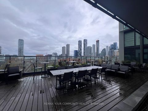 Photo 10 at 608 - 158 Front Street, Moss Park, Toronto