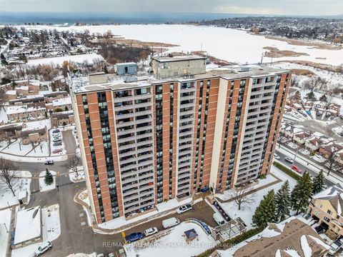 Photo 2 at 208 - 1210 Radom Street, Bay Ridges, Pickering