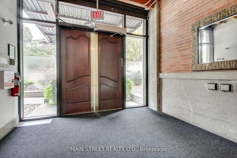 Photo 3 at 310 - 543 Timothy Street W, Central Newmarket, Newmarket