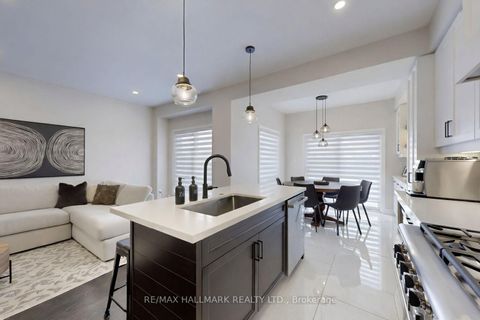 Photo 6 at 11 Martina Crescent, Vellore Village, Vaughan