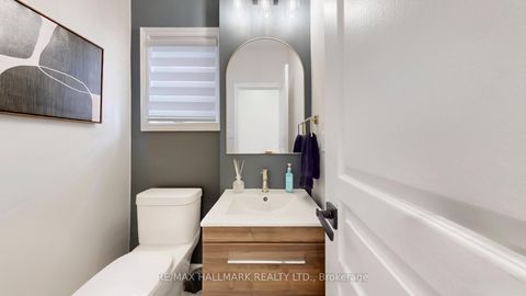 Photo 10 at 11 Martina Crescent, Vellore Village, Vaughan