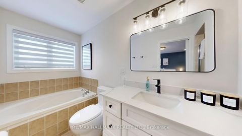 Photo 15 at 11 Martina Crescent, Vellore Village, Vaughan