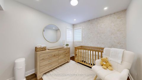 Photo 18 at 11 Martina Crescent, Vellore Village, Vaughan