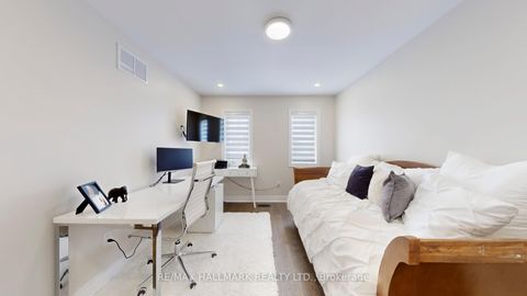 Photo 19 at 11 Martina Crescent, Vellore Village, Vaughan