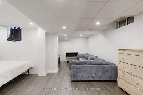 Photo 26 at 11 Martina Crescent, Vellore Village, Vaughan