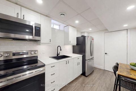 Photo 27 at 11 Martina Crescent, Vellore Village, Vaughan