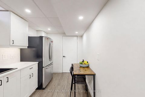 Photo 28 at 11 Martina Crescent, Vellore Village, Vaughan