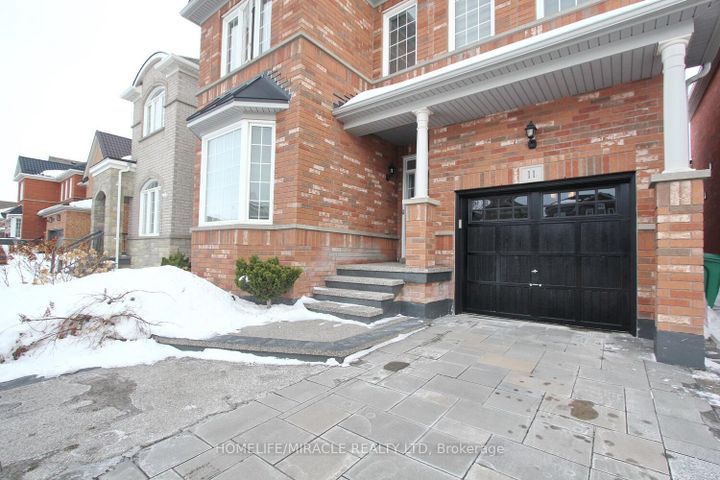 Photo 3 at 11 Bluffmeadow Street, Bram East, Brampton