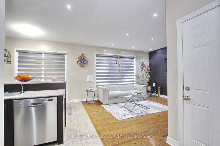 Photo 13 at 11 Bluffmeadow Street, Bram East, Brampton