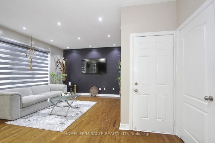 Photo 14 at 11 Bluffmeadow Street, Bram East, Brampton